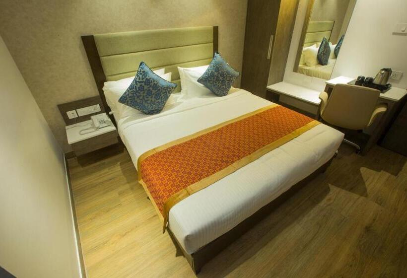 Отель Saradha Grande