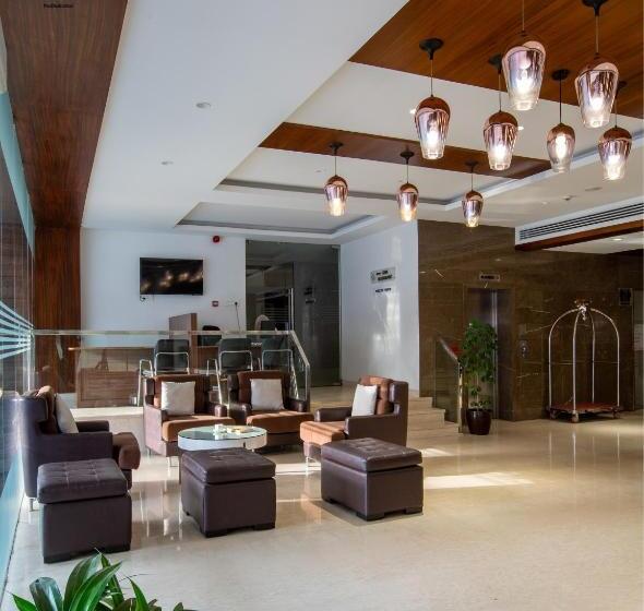 Отель Saradha Grande