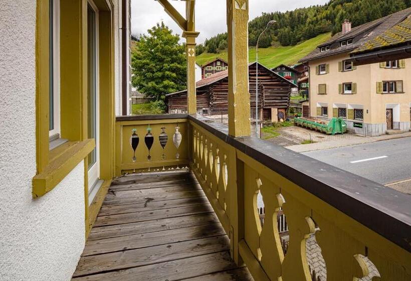 בית מלון כפרי Vallatscha