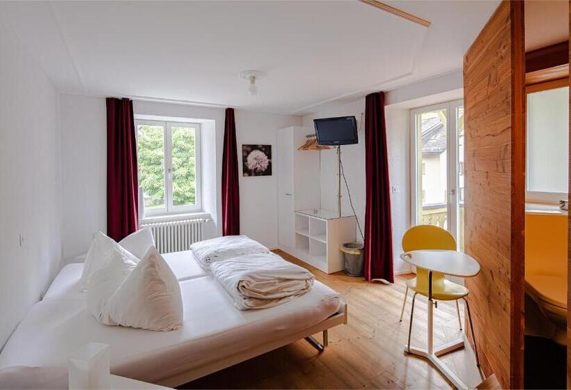 בית מלון כפרי Vallatscha