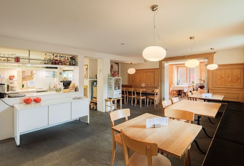 בית מלון כפרי Vallatscha