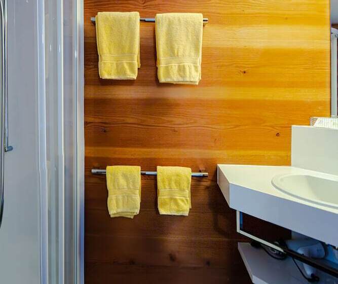 בית מלון כפרי Vallatscha