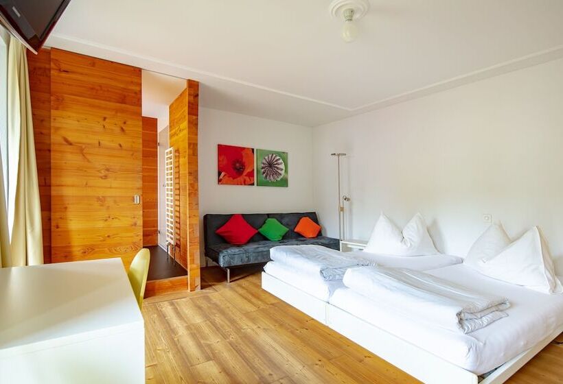 בית מלון כפרי Vallatscha