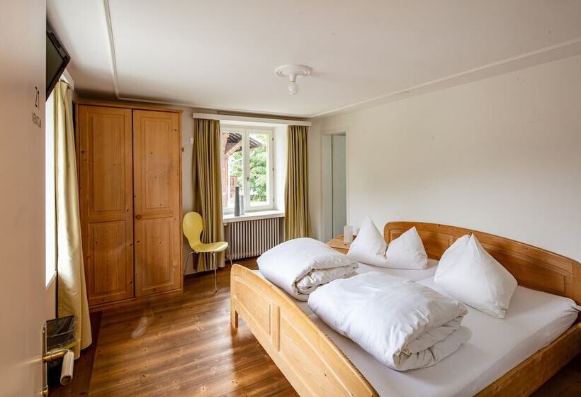 בית מלון כפרי Vallatscha