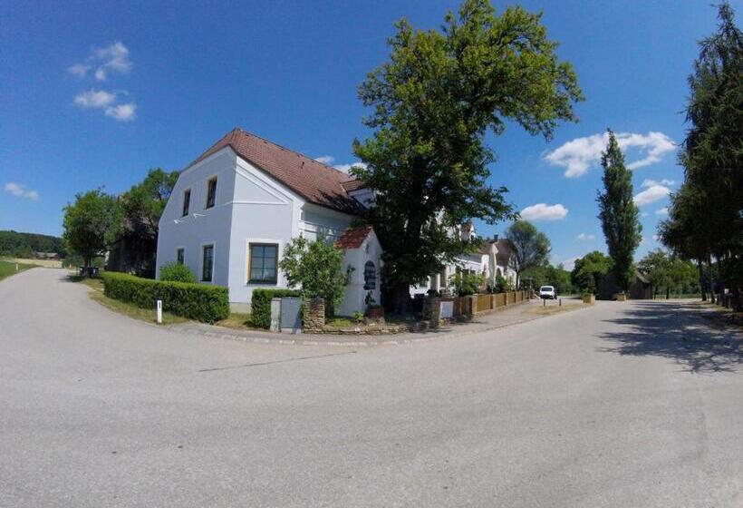 Land  Und Seminarpension Gamerith