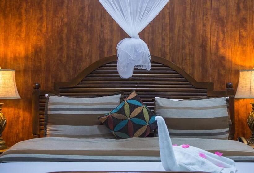 Maaha Beach Resort