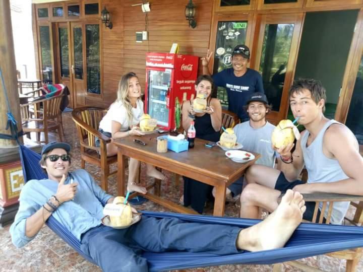 פנסיון Arrys Watukarung Surfcamp