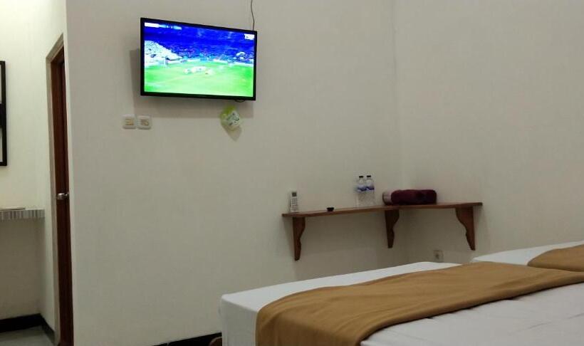 Panzió Arrys Watukarung Surfcamp