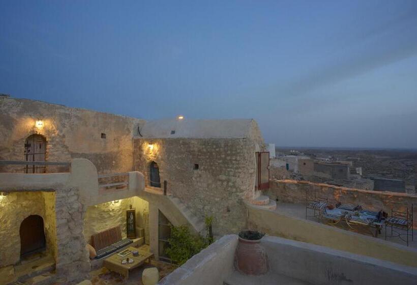 بنسيون Auberge De Tamezret