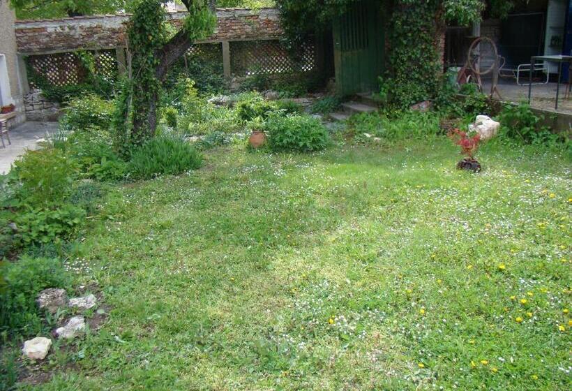 פנסיון Bilkarskata Kashta