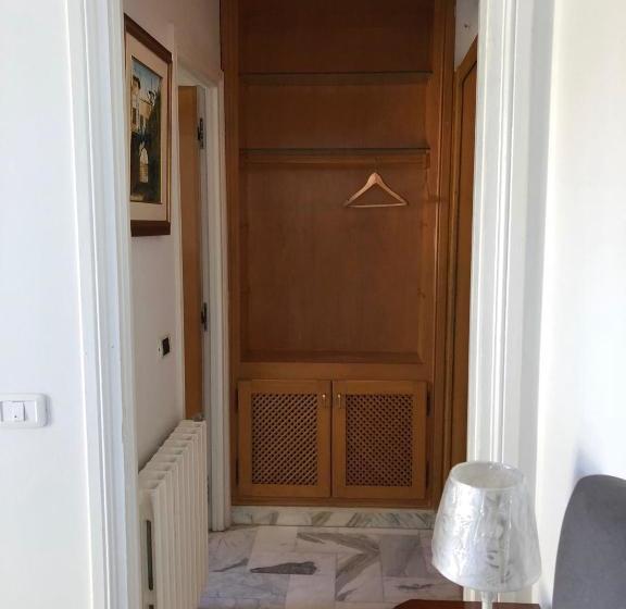 بنسيون Carmella