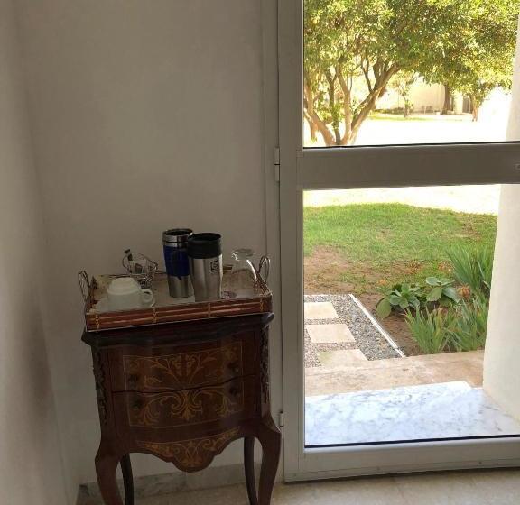 بنسيون Carmella