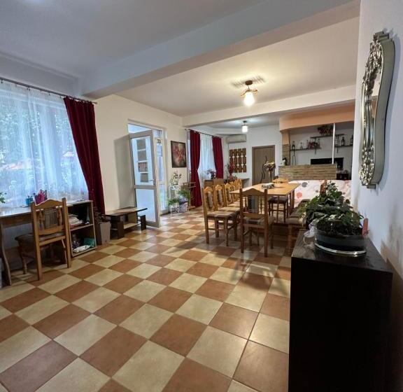 پانسیون Casa Cu Flori Corbu