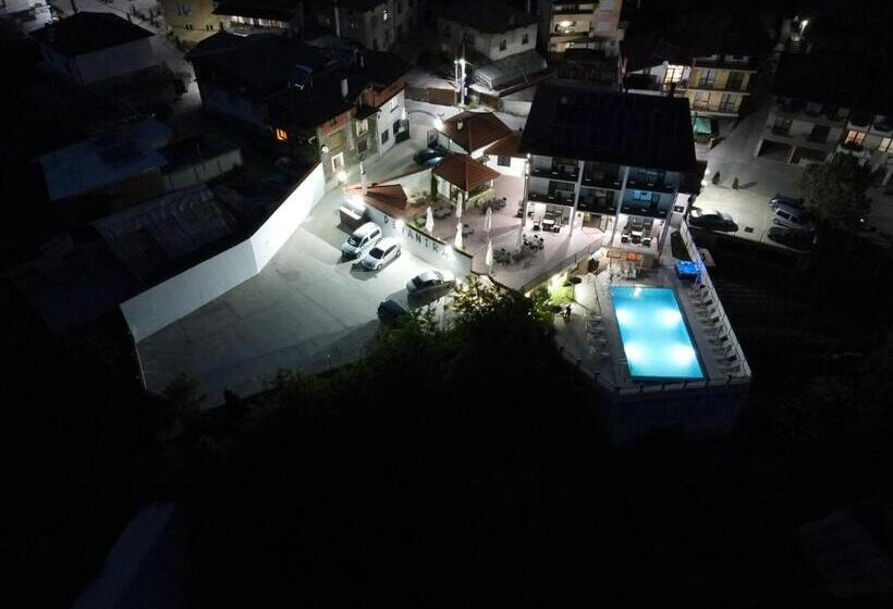 بنسيون Deyanira