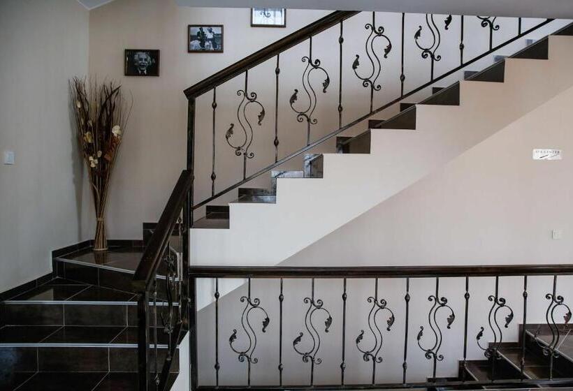 膳宿费 Einstein House & Spa