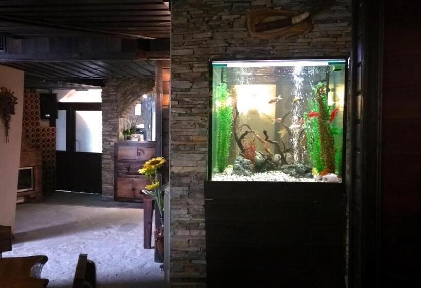 Пансион Family Hotel Valchanovata Kashta