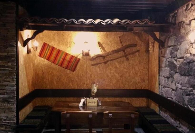 Пансион Family Hotel Valchanovata Kashta