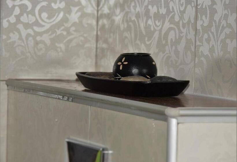 פנסיון Golden Horn Guest House