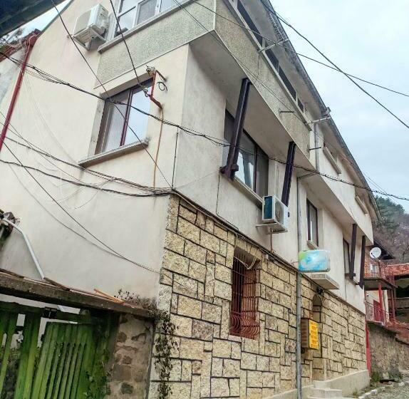 Пансион Guest House Perla