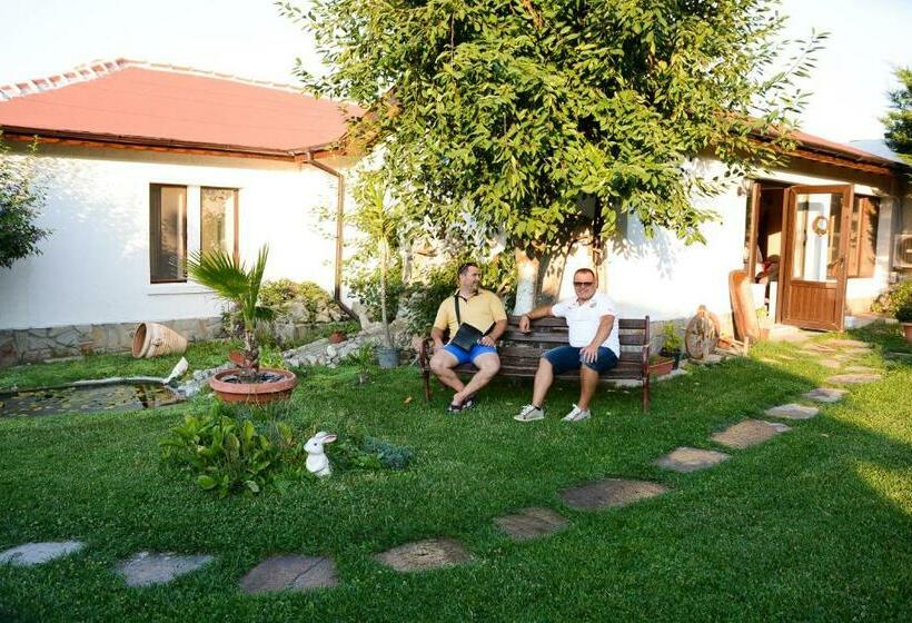 펜션 Guest House Raiski Kаt