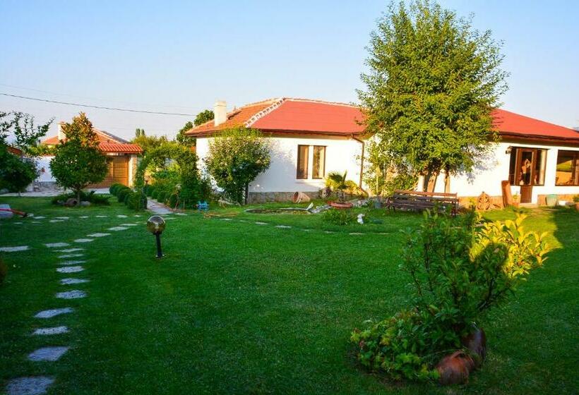 펜션 Guest House Raiski Kаt