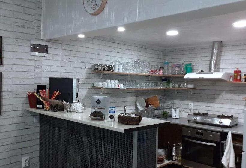 פנסיון Guest Rooms Simona