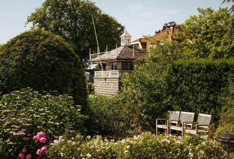 膳宿费 Inn On The Lake