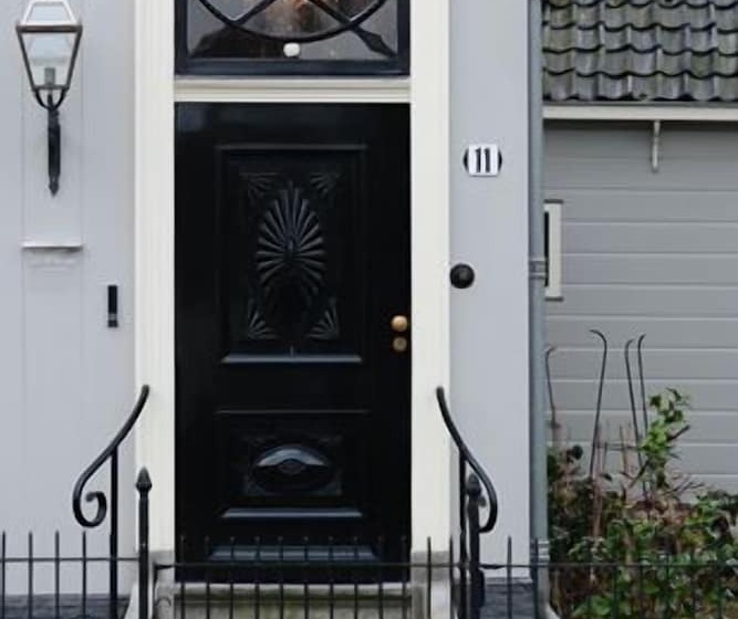 膳宿费 Inn On The Lake