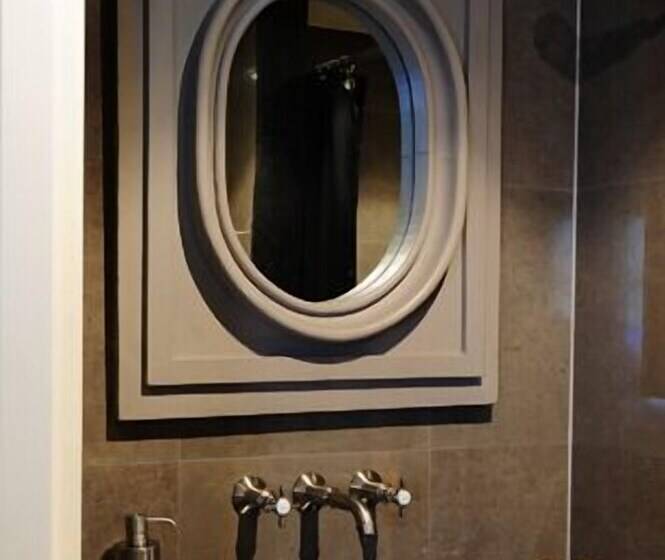 膳宿费 Inn On The Lake