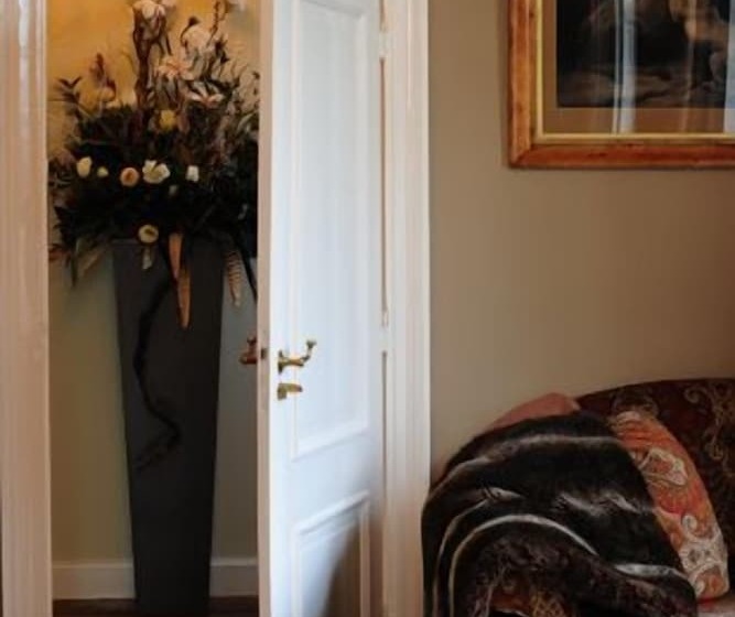 膳宿费 Inn On The Lake