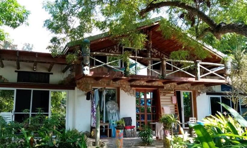 پانسیون Kokrobite Gardens Restaurant And Guest House