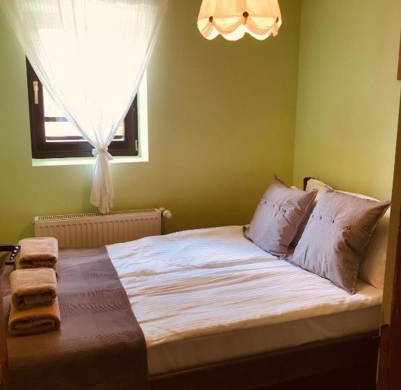 Pensão Kutsinska House