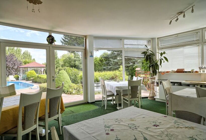 פנסיון Penzion Pod Zvonem