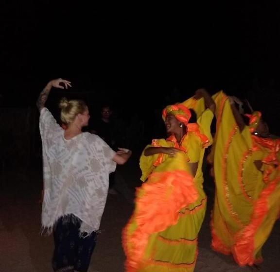 پانسیون Playa Kai Glamping