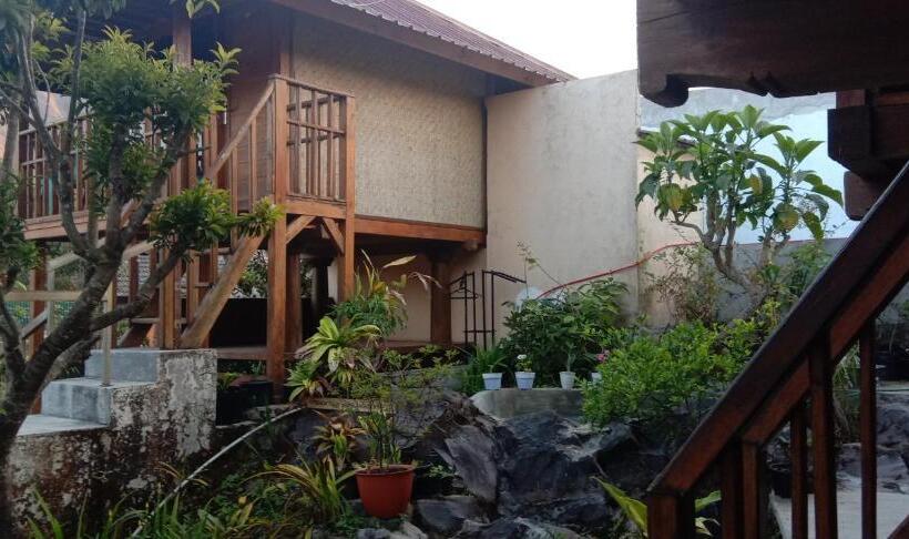 פנסיון Radiya Guesthouse