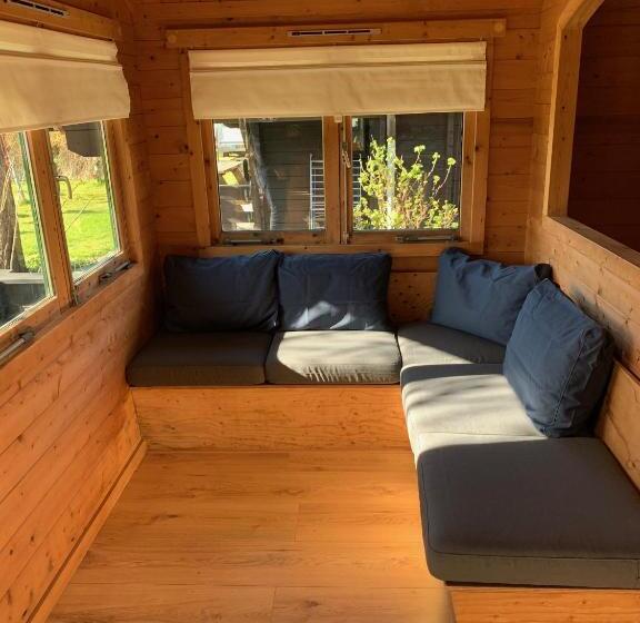ペンション The Bee   Trekkershuts & Apartment