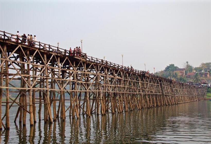 Phornpailin Riverside Resort