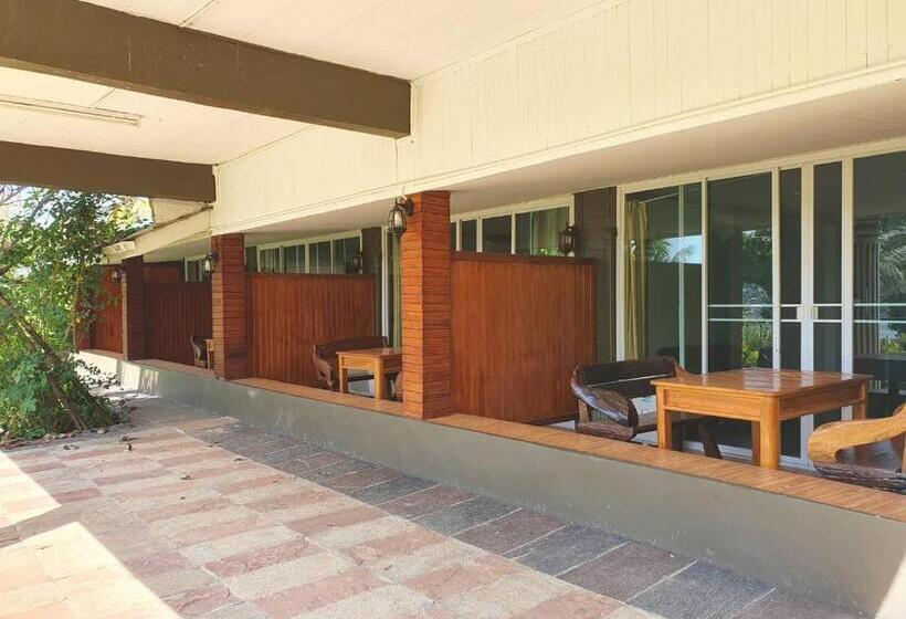 Phornpailin Riverside Resort