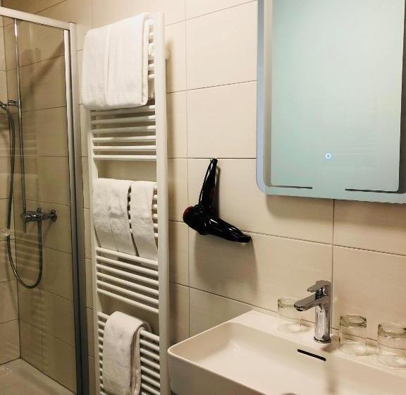 Qi Lin Hotel Restaurant