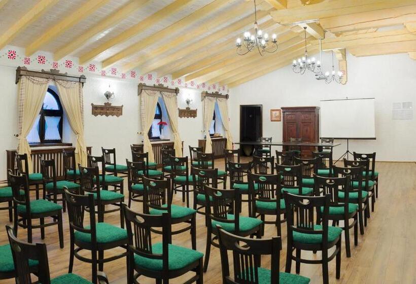 منتجع Conacul Maria Theresa