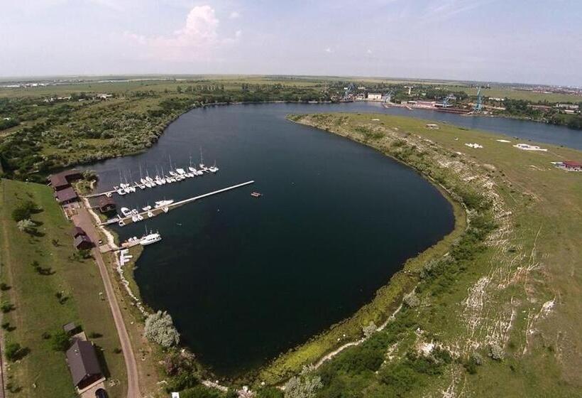 리조트 Lifeharbour Limanu