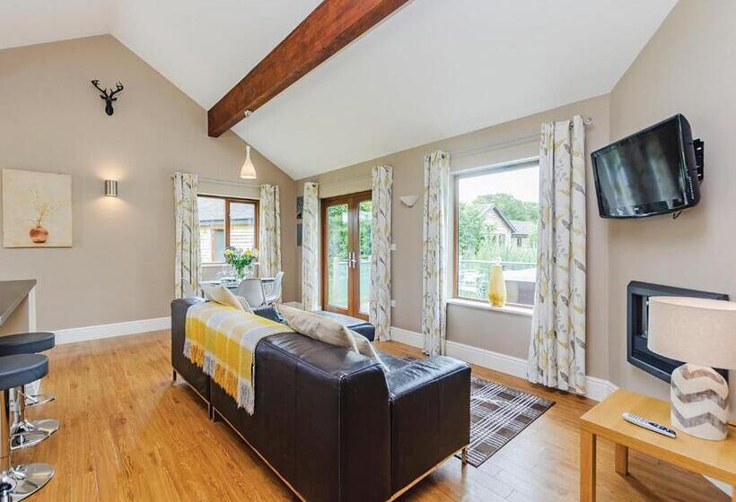 Курорт Oakwood Lodges