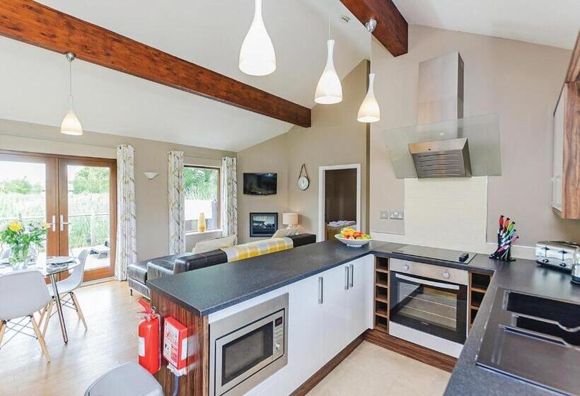 Курорт Oakwood Lodges