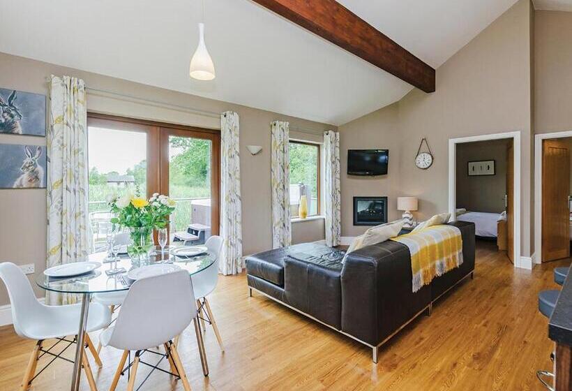 Курорт Oakwood Lodges