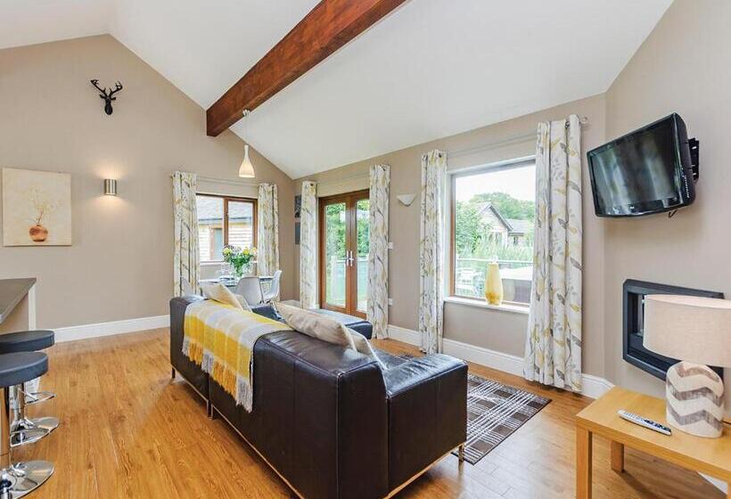 Курорт Oakwood Lodges