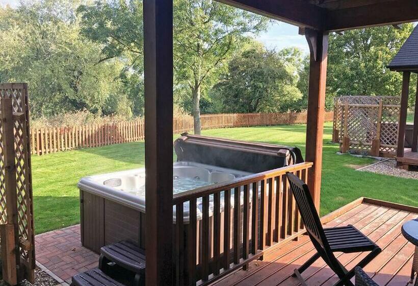 渡假胜地  Old Nene Golf And Country Club