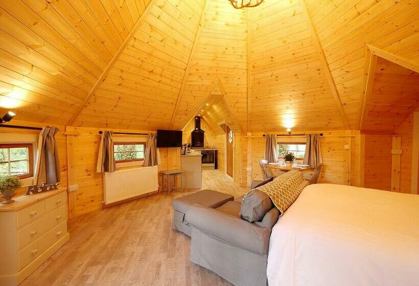 אתר נופש Peckmoor Farm Lodges