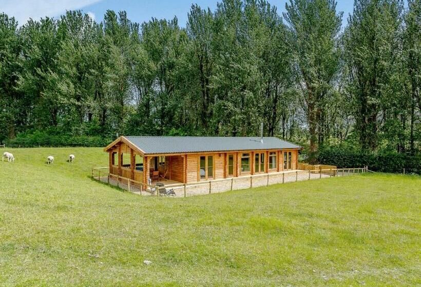 منتجع Peckmoor Farm Lodges