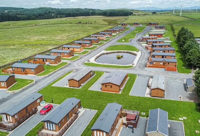 منتجع Whitecairn Holiday Park