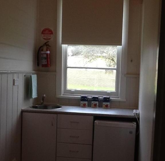 Royal Hotel Snake Valley